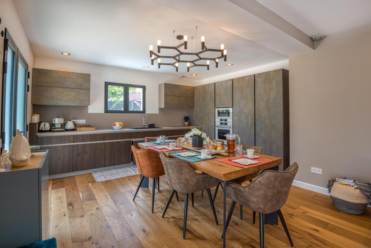 אזה Deluxe Villa Graziella 200 M From The Beach מראה חיצוני תמונה