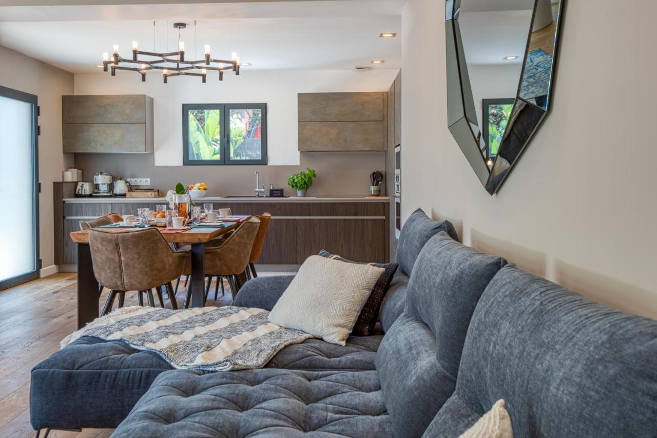 אזה Deluxe Villa Graziella 200 M From The Beach מראה חיצוני תמונה