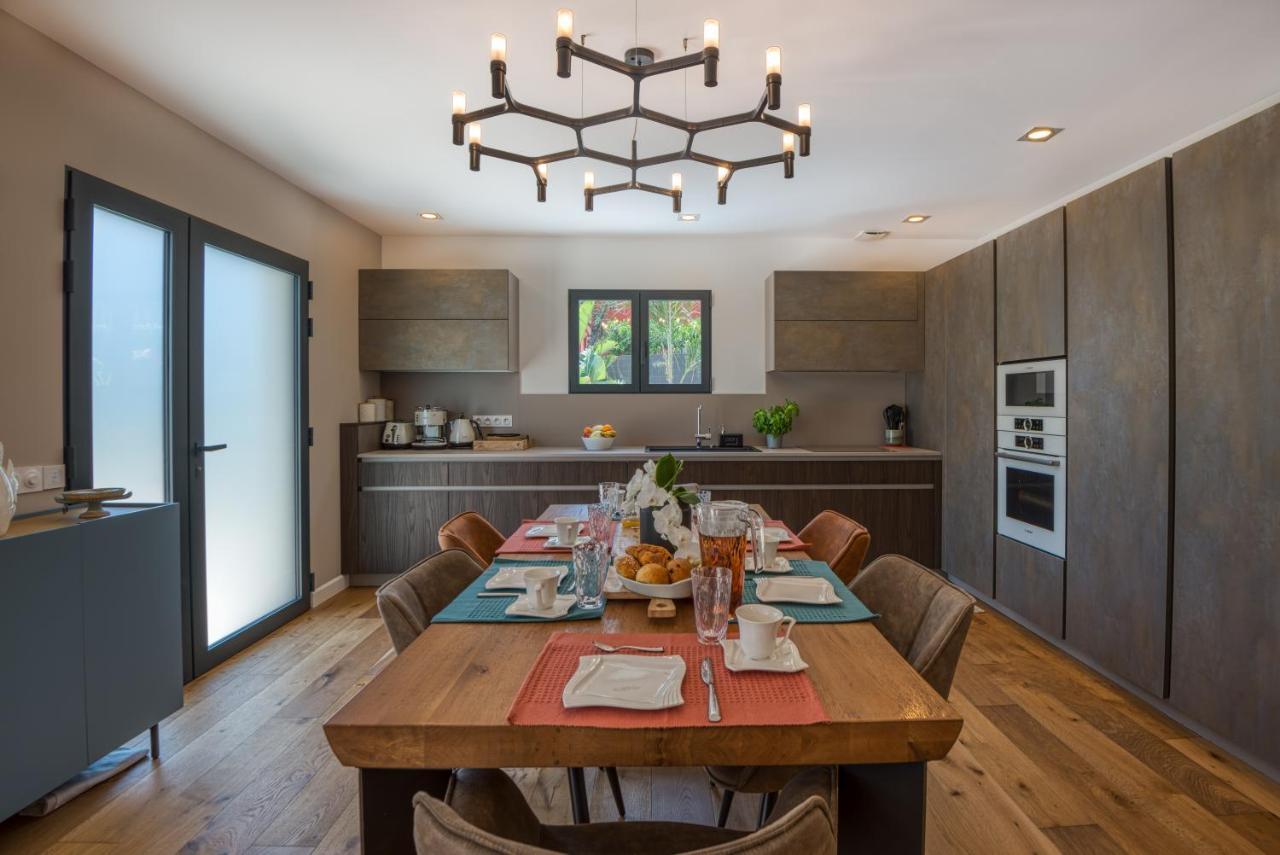 אזה Deluxe Villa Graziella 200 M From The Beach מראה חיצוני תמונה
