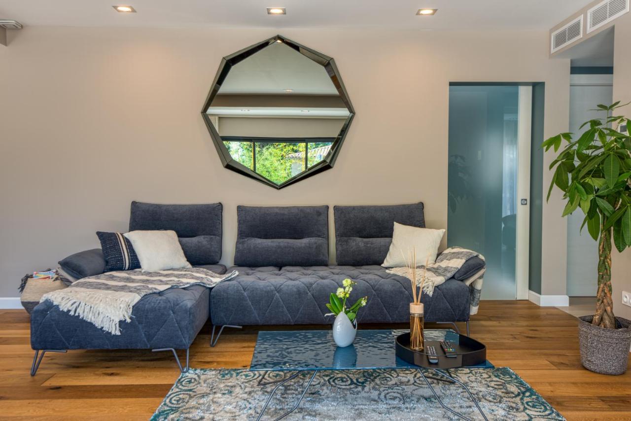 אזה Deluxe Villa Graziella 200 M From The Beach מראה חיצוני תמונה