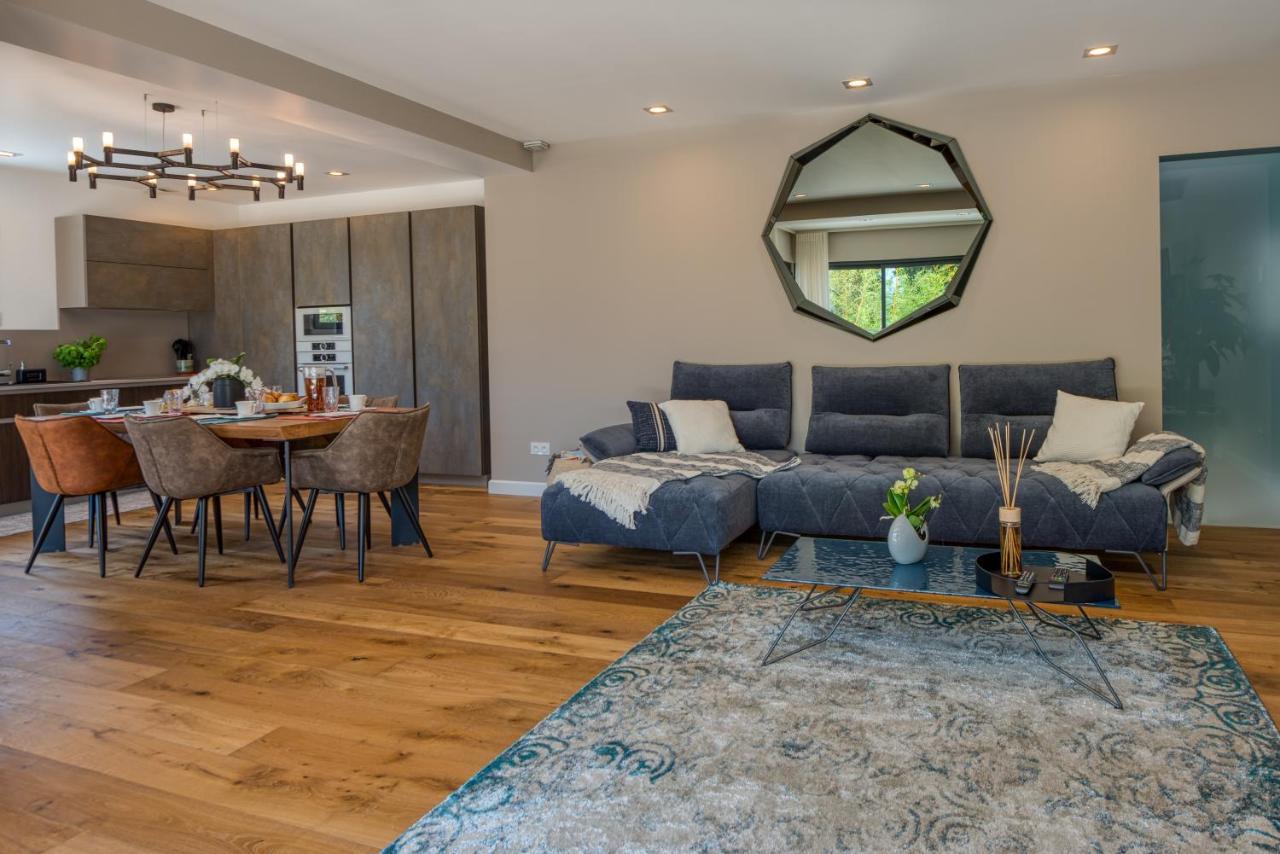 אזה Deluxe Villa Graziella 200 M From The Beach מראה חיצוני תמונה