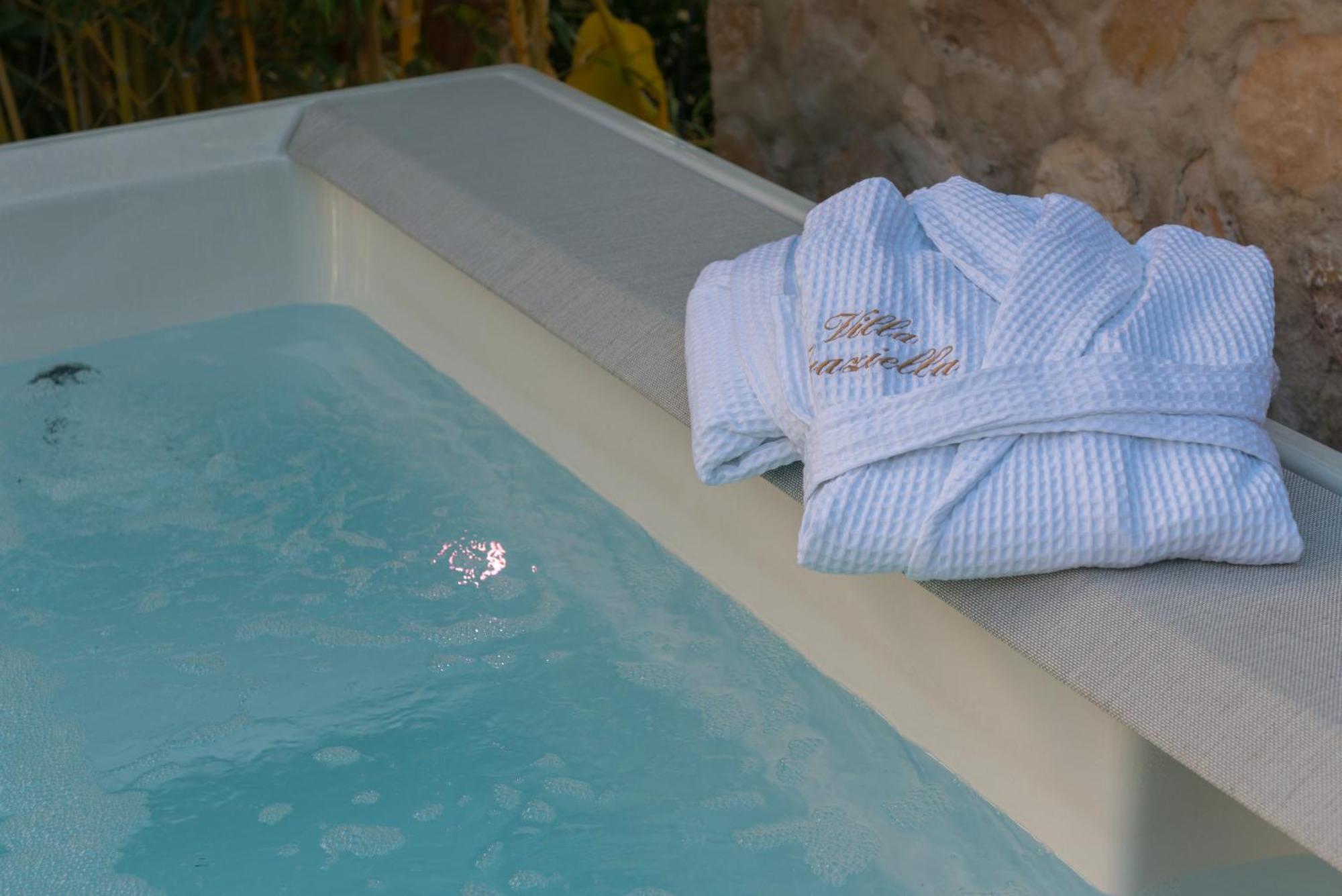 אזה Deluxe Villa Graziella 200 M From The Beach מראה חיצוני תמונה